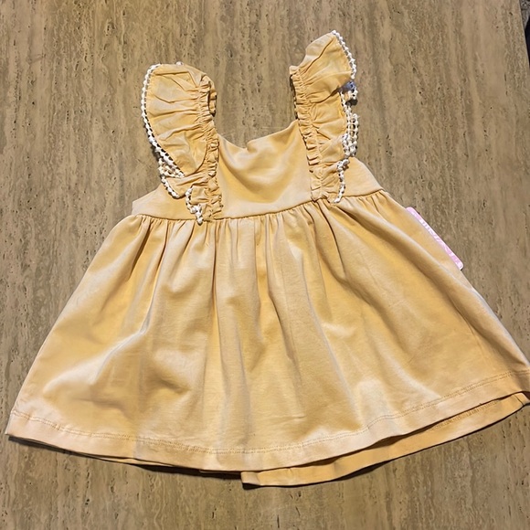 Super cute yellow top - Picture 1 of 2